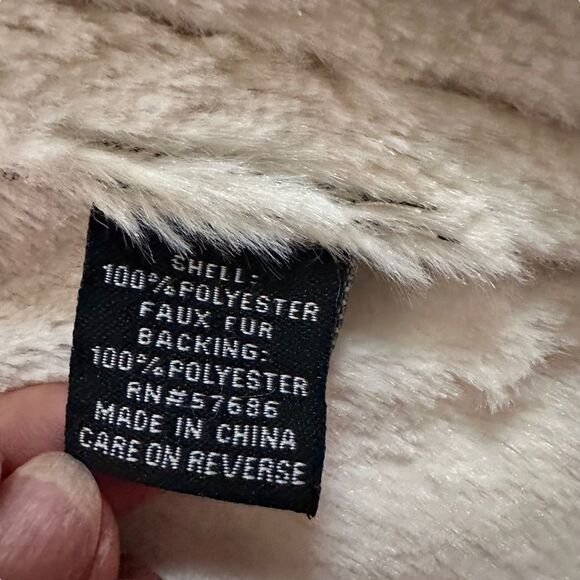 Me Jane ~ Faux Suede and fur lined vest ~ two side pockets - Picture 11 of 12